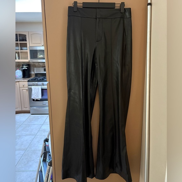 Alice + Olivia Black Wide Leg Pants Faux Leather - Picture 2 of 5